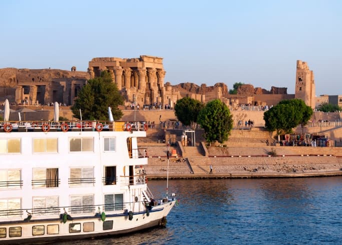 Nile Cruise on Luxor Shore Nile Cruise on Luxor Shore